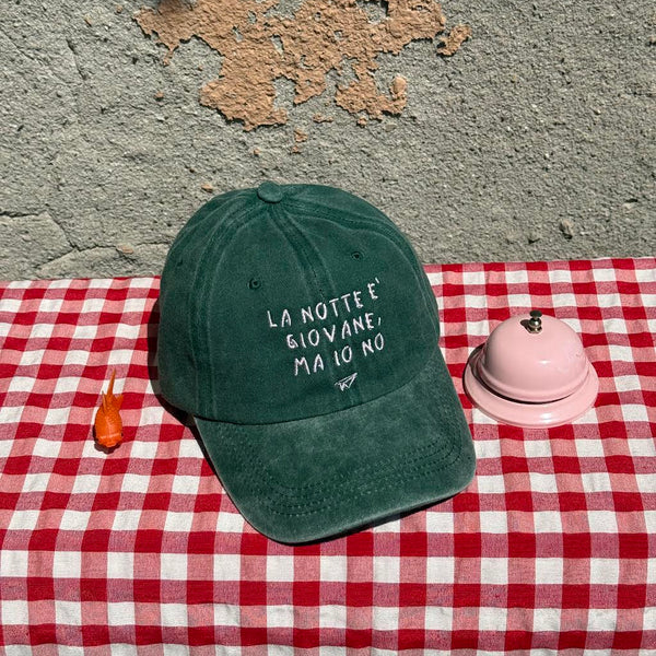 Dad Hat LIMITED EDITION La notte è giovane ma io no