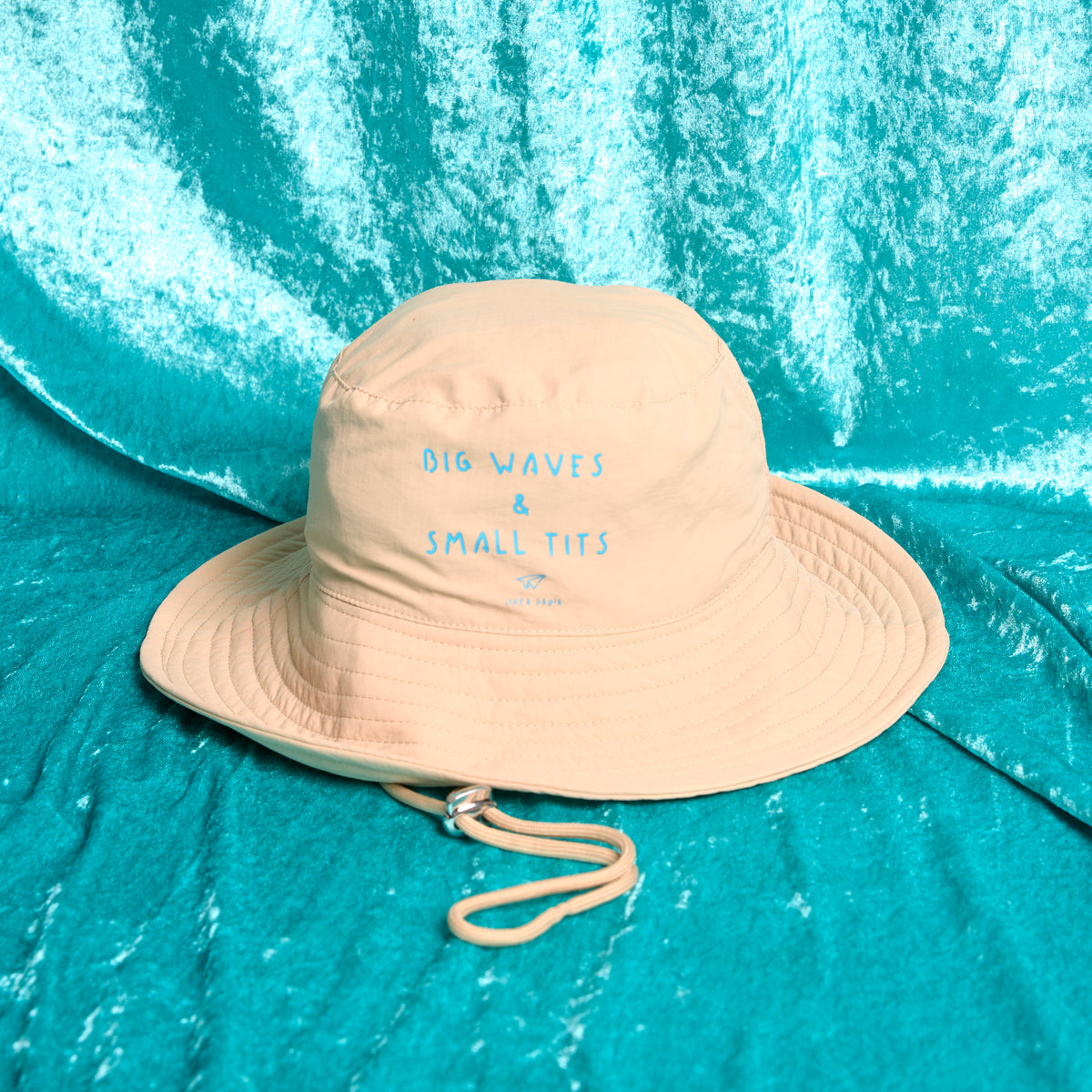 Cappello surf Big waves & small tits - Linea Daria