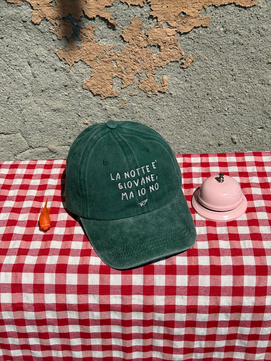 Dad Hat LIMITED EDITION La notte è giovane ma io no